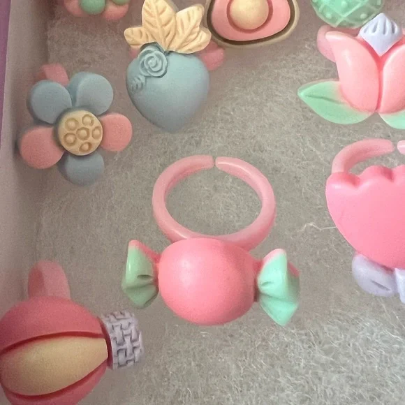 NEW THINK GRANDKIDS! 14 rings in lavender box - Picture 4 of 8